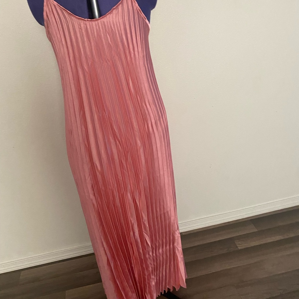 Chic Pink Pleated Dress size L - Picture 9 of 9